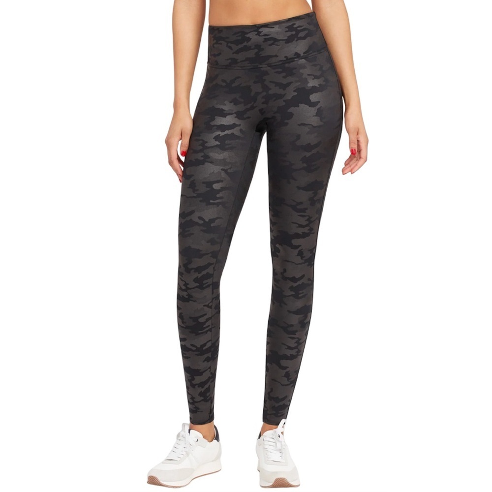 Spanx Faux Leather Camo Leggings Large Excellent Condition